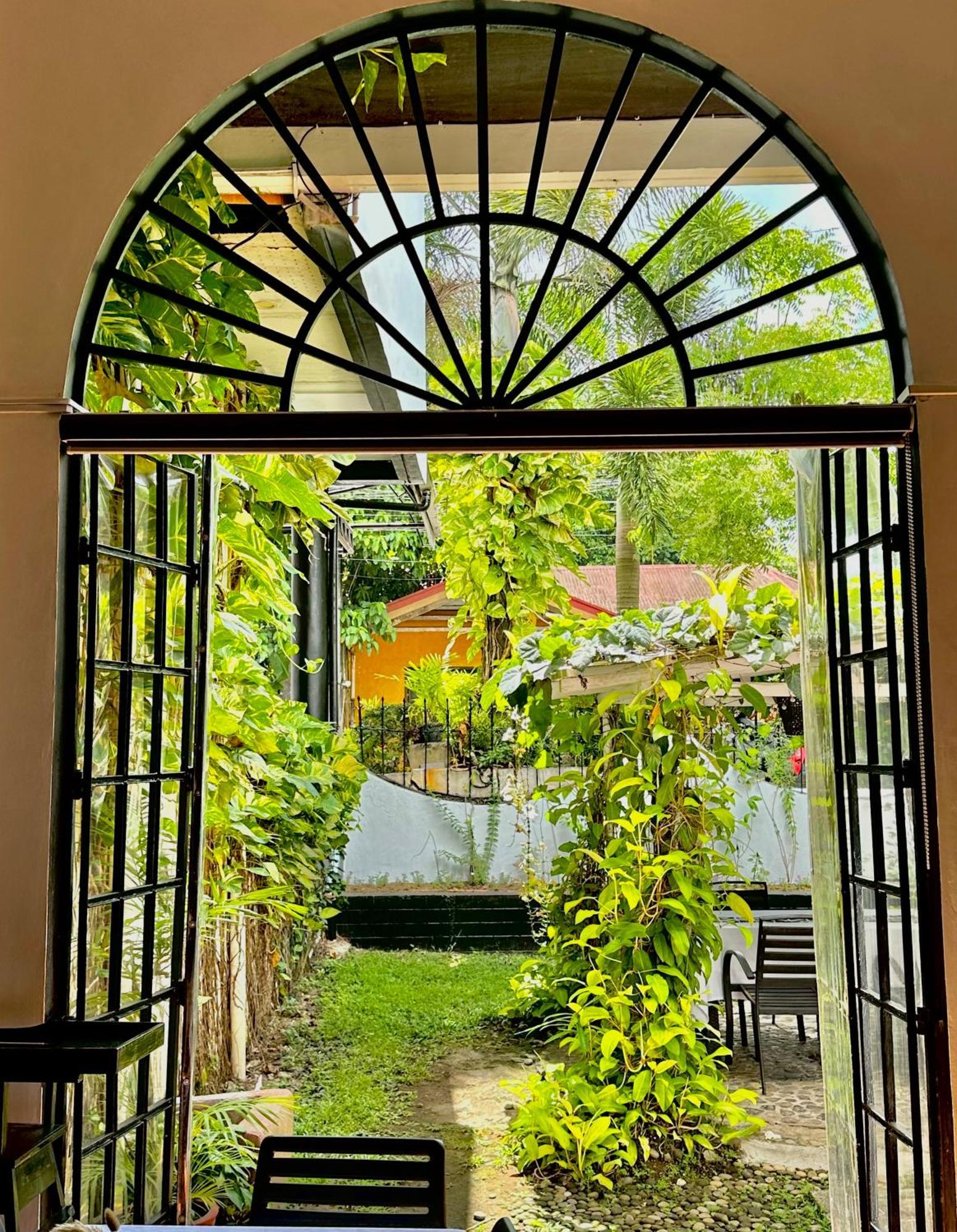 Fernando'S Hotel Sorsogon Luaran gambar